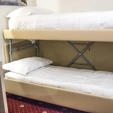 Отель Perlage Florence -with Private Parking & Fast Wifi