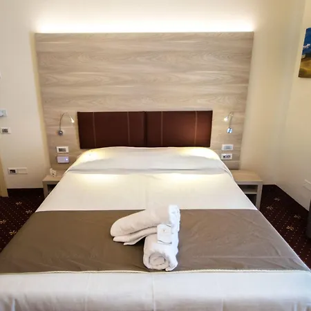 Hotel Perlage Florence -with Private Parking & Fast Wifi 3*